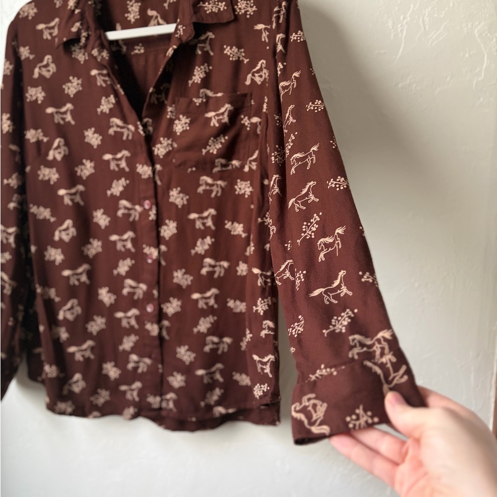 Coldwater Creek Horse Print Rayon Western Button Up Blouse Brown M - Picture 4 of 9